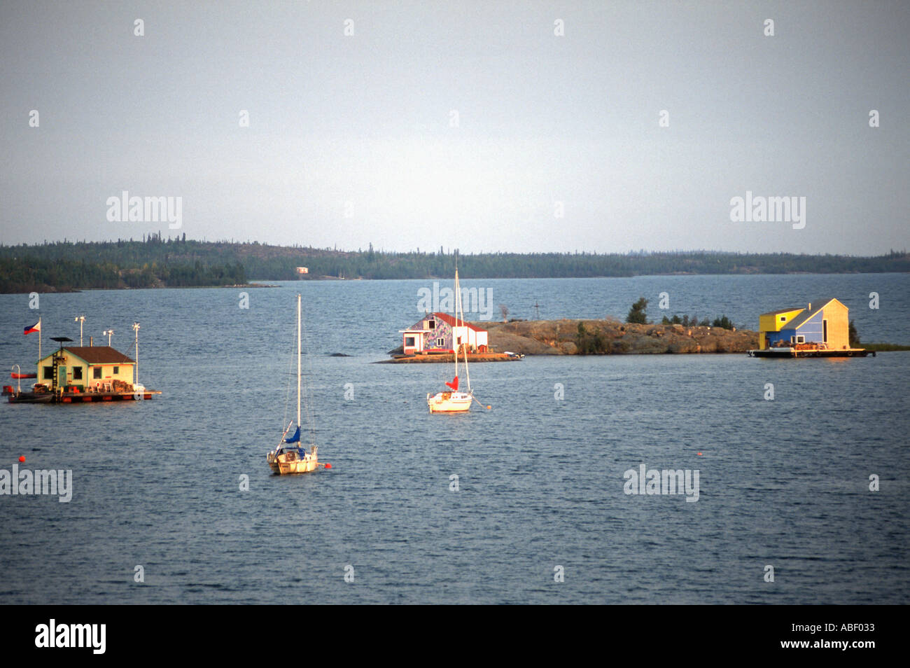 08 94 Yellowknife NWT Canada boats and floating homes on Great Slave