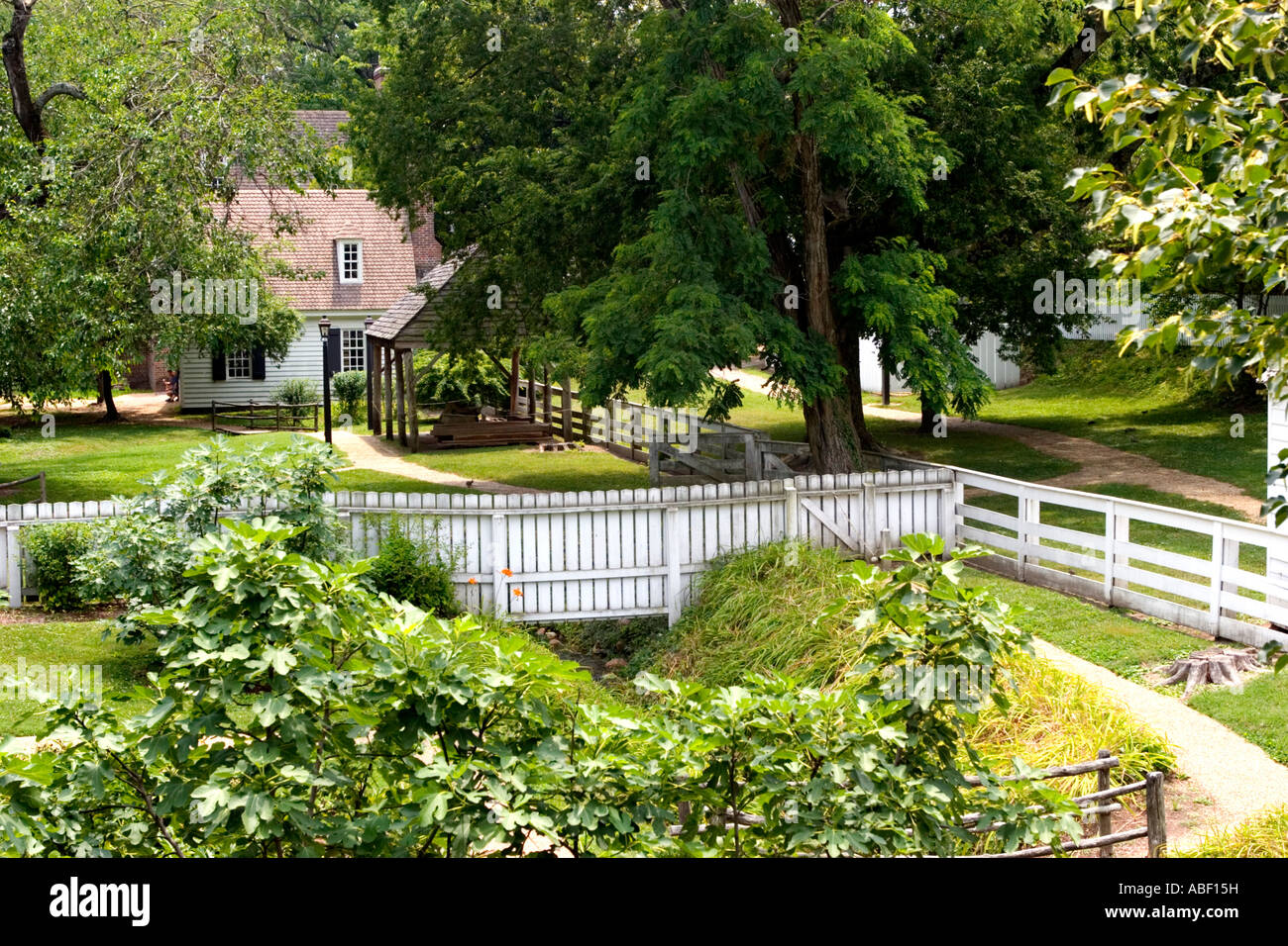 Colonial country gardens Stock Photo Alamy