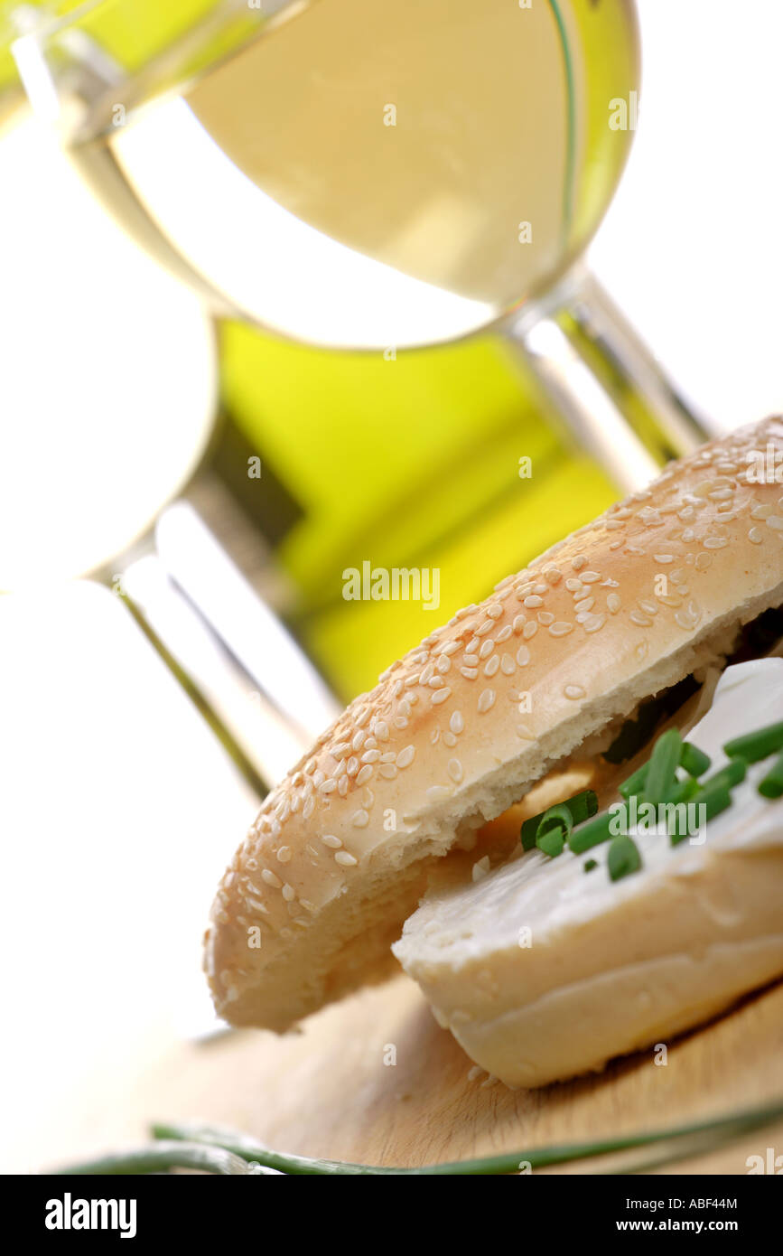 bagel with cream cheese and freshly cut chives Stock Photo Alamy