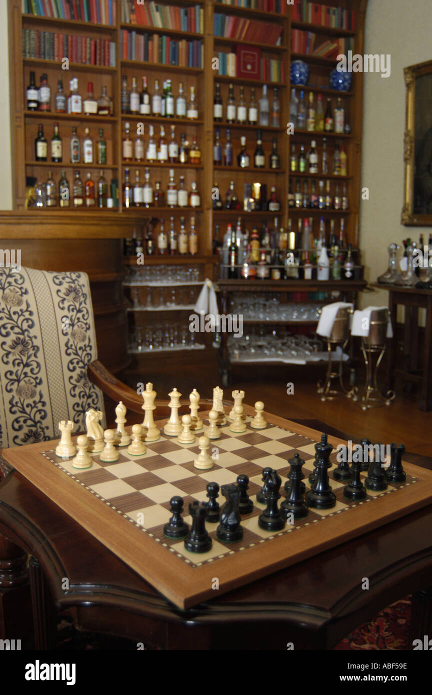 Chess library hi-res stock photography and images - Alamy
