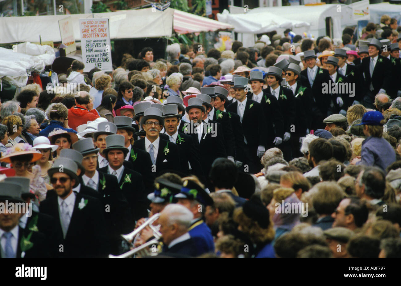 Helston Furry dance Helston Cornwall England Flora Day 8th May.  Midday formal dance main dance of the day. 1989 1980s UK HOMER SYKES Stock Photo