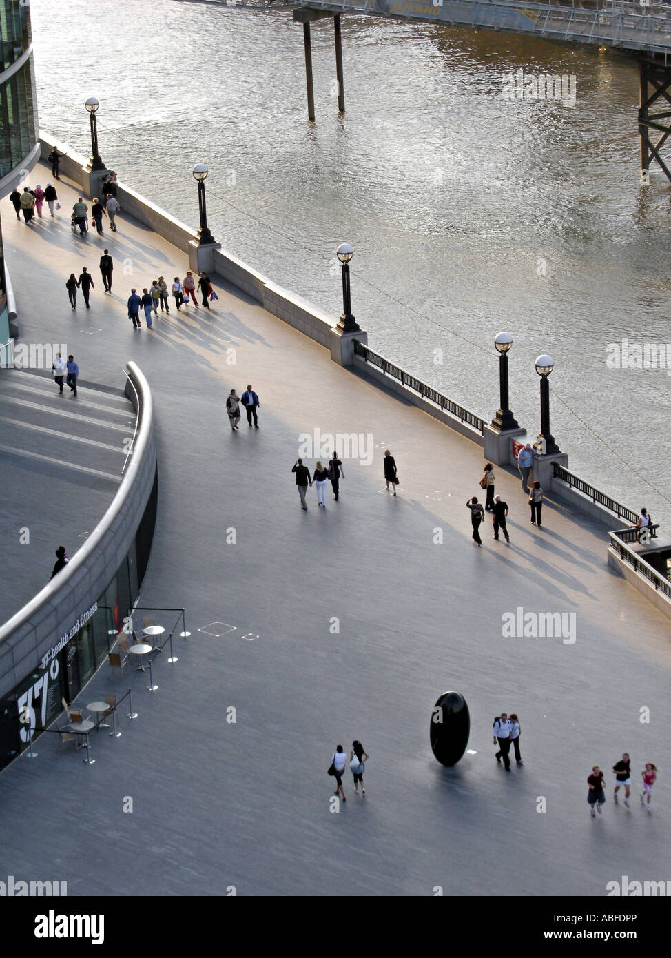 VIEWS OF THE THAMES PATH NEAR TOWER BRIDGE, LONDON, ENGLAND   Photo © Julio Etchart Stock Photo