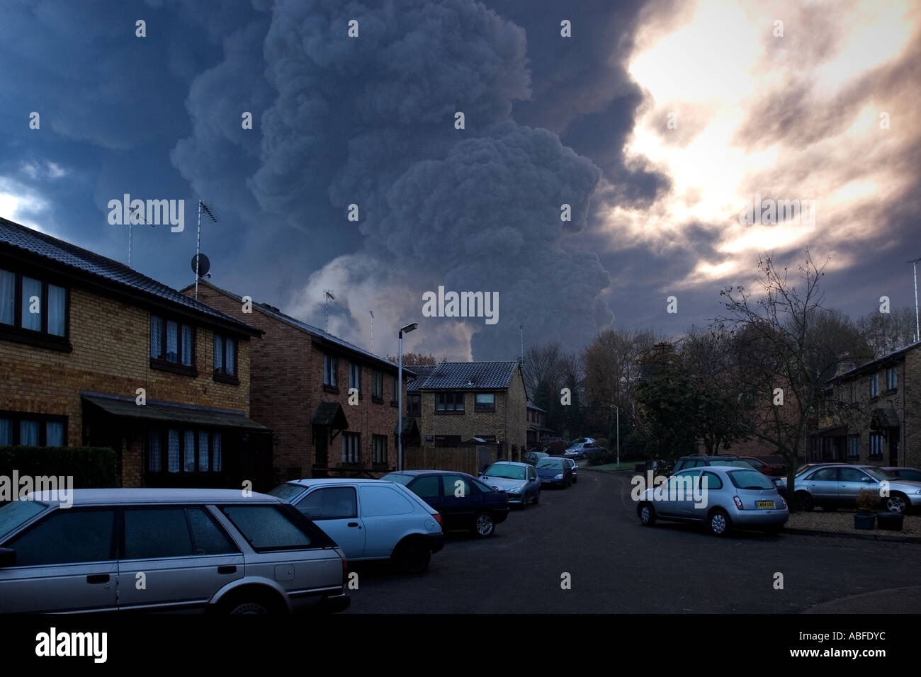 Explosion and fire at Buncefield oil depot, Hemel Hempstead