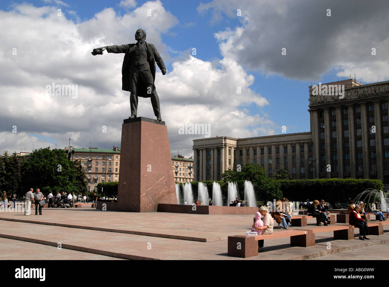 Lenin statue in front of House of Soviets, St Petersburg Stock Photo