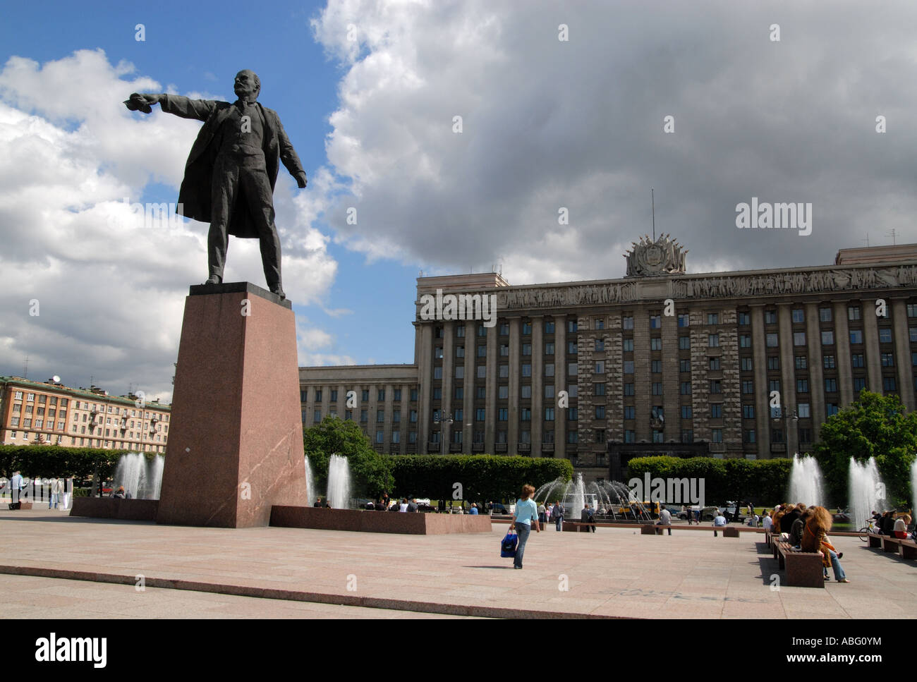 Lenin statue in front of House of Soviets, St Petersburg Stock Photo ...