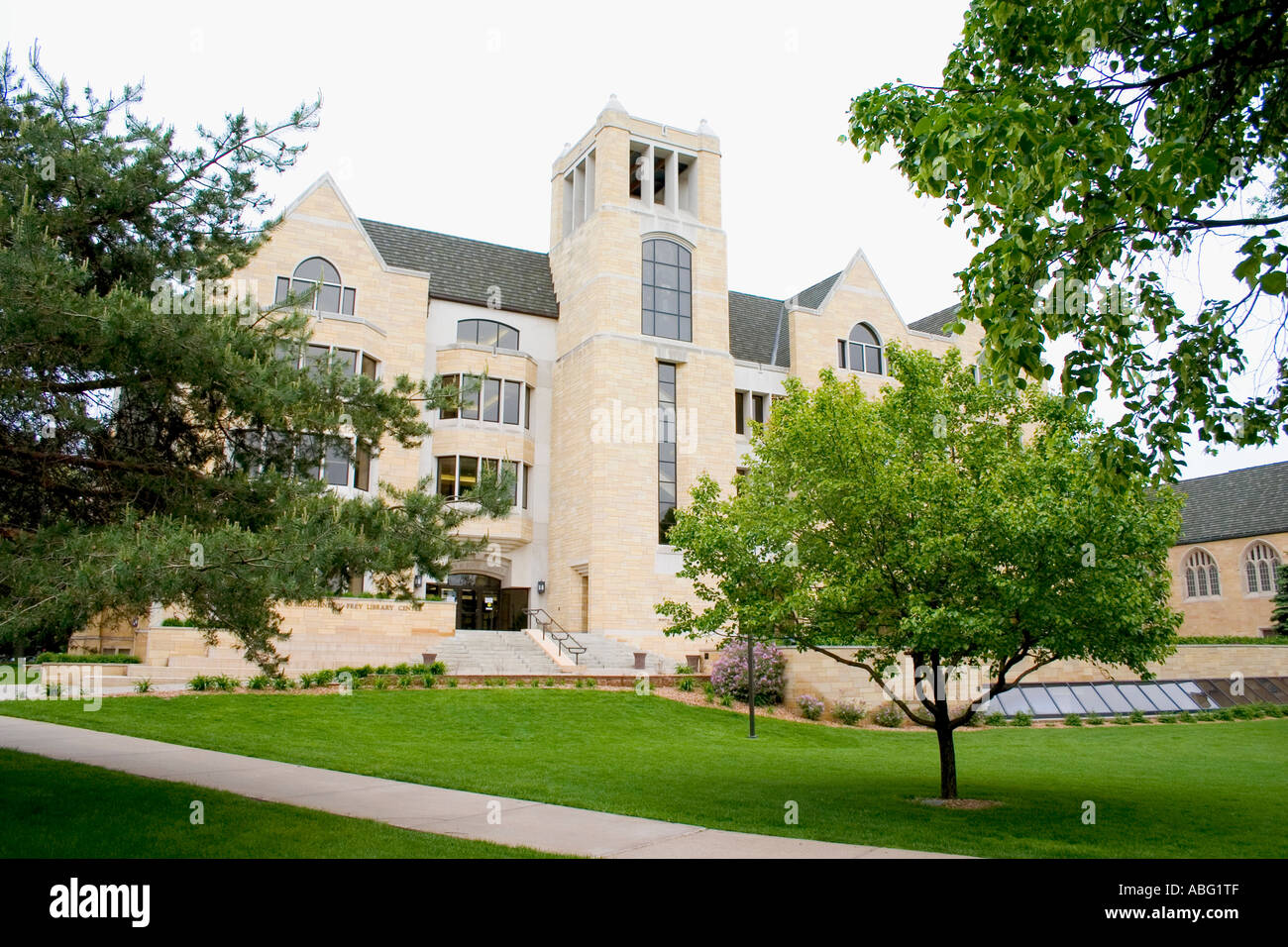 O'ShaughnessyFrey Library Center overlooking the The Lower Quad St