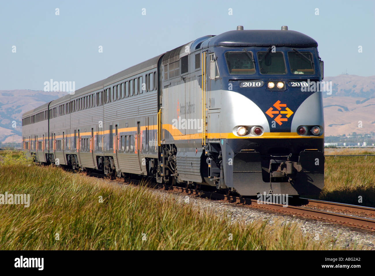 amtrak-capitol-corridor-commuter-train-stock-photo-alamy