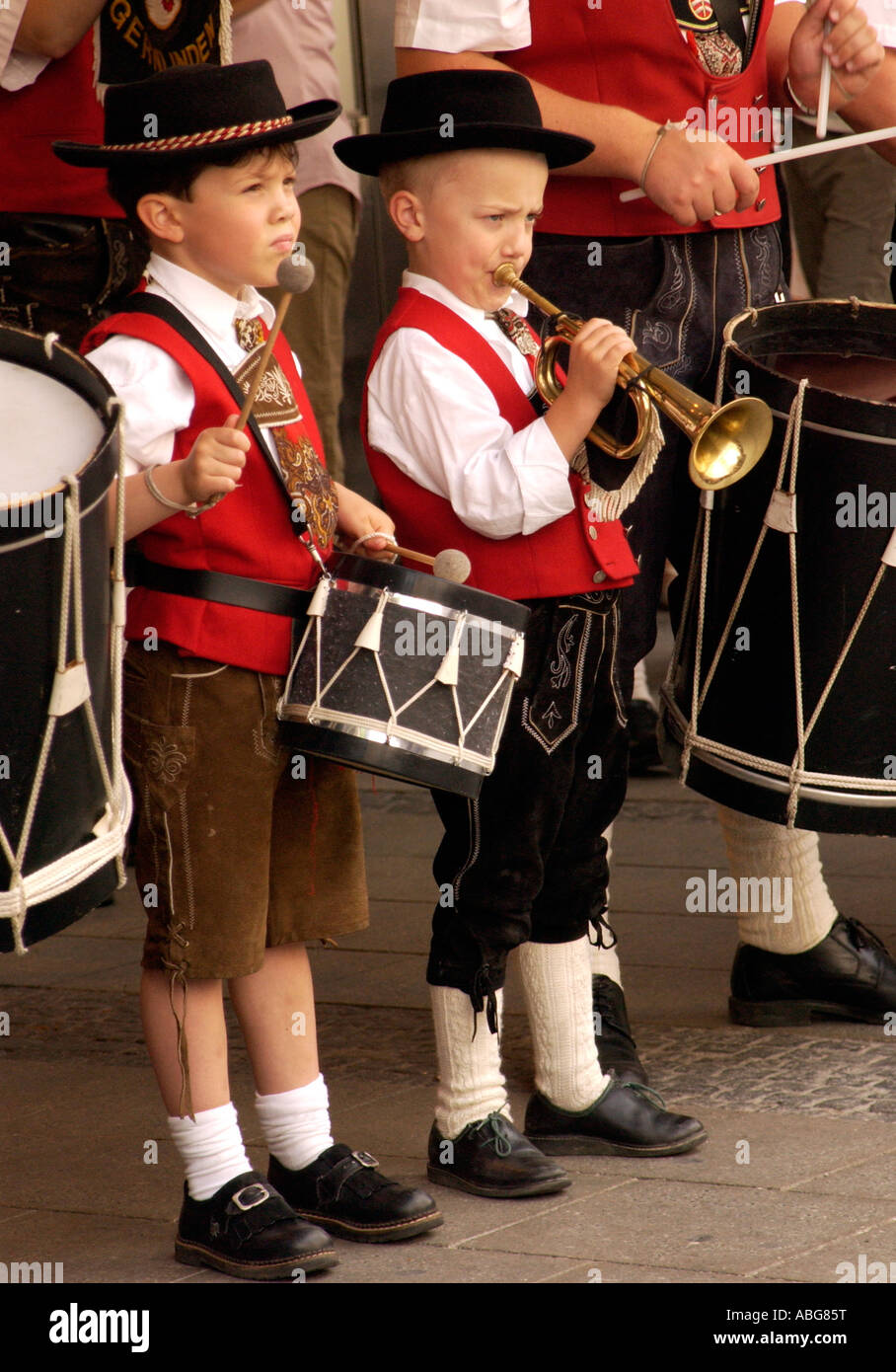 Children in traditional bavarian clothes hi-res stock photography and ...