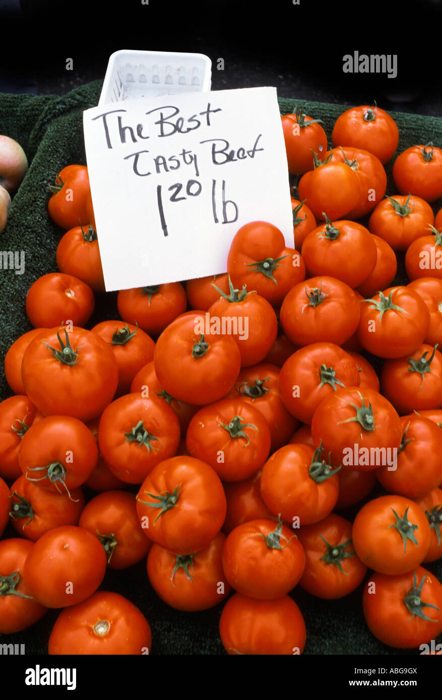 Bushel of tomatoes hi-res stock photography and images - Alamy