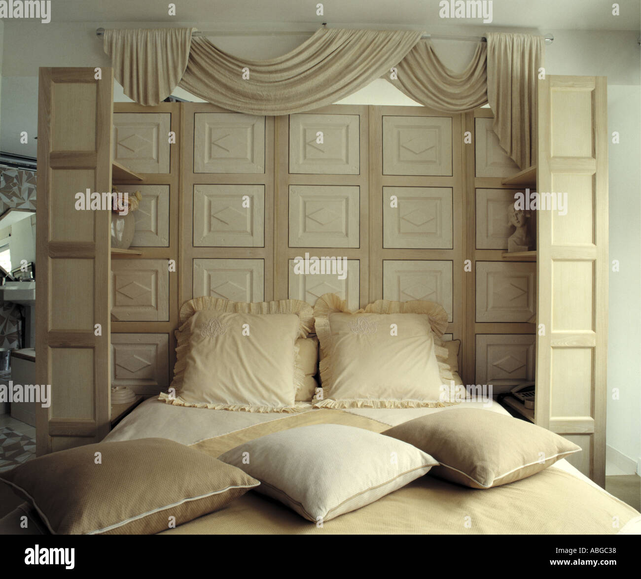 Divider hi res hi-res stock photography and images - Alamy