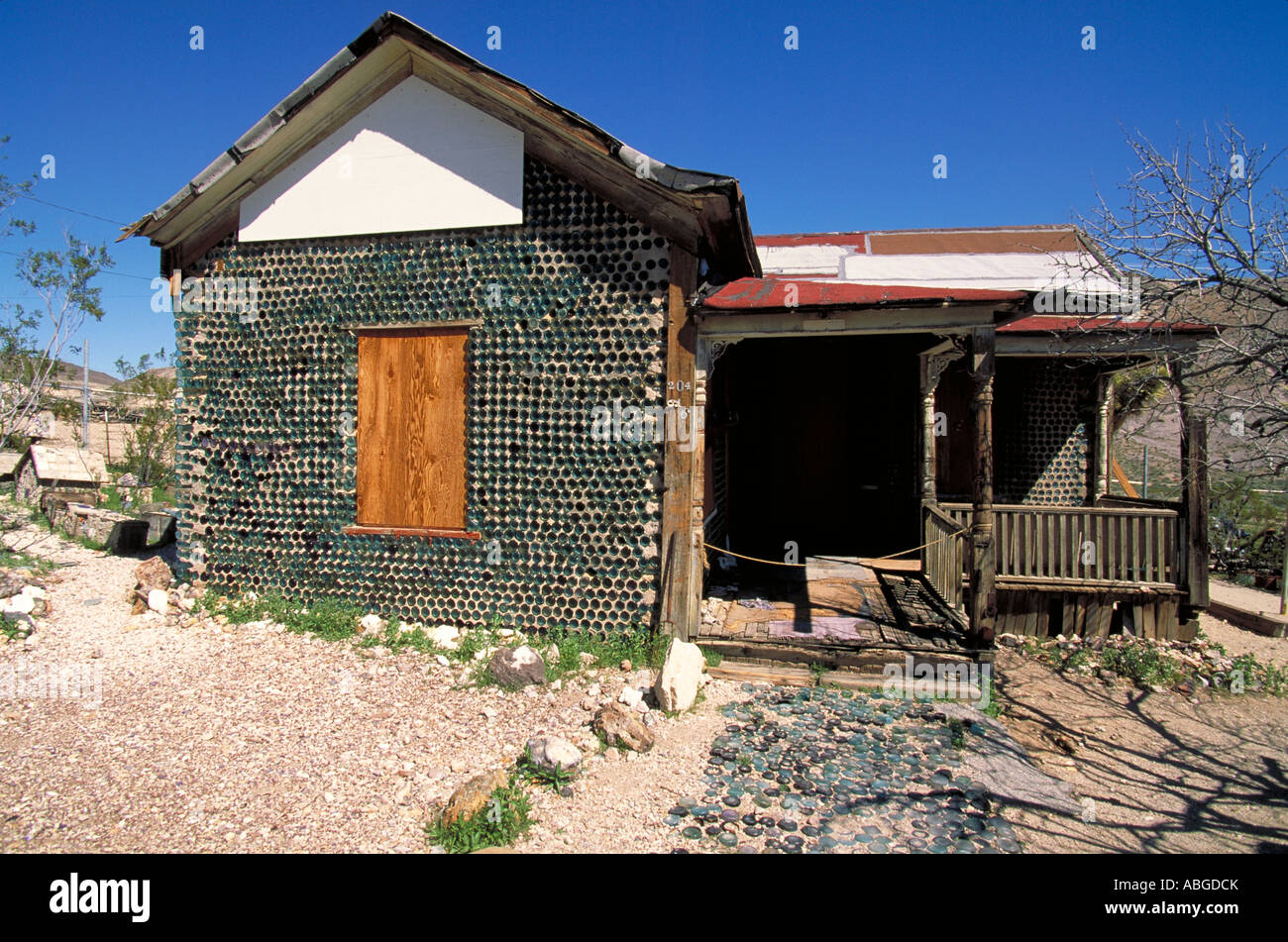 Elk251 2654 Nevada Rhyolite Bottle House 1907 by Tom Kelly Stock Photo