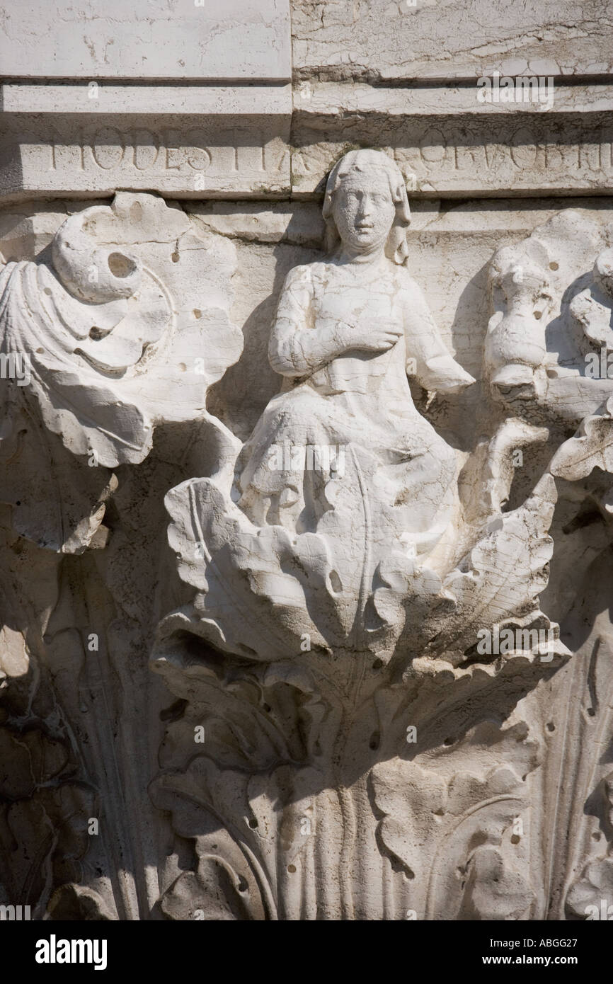 Sculpture doges palace venice hi-res stock photography and images - Alamy