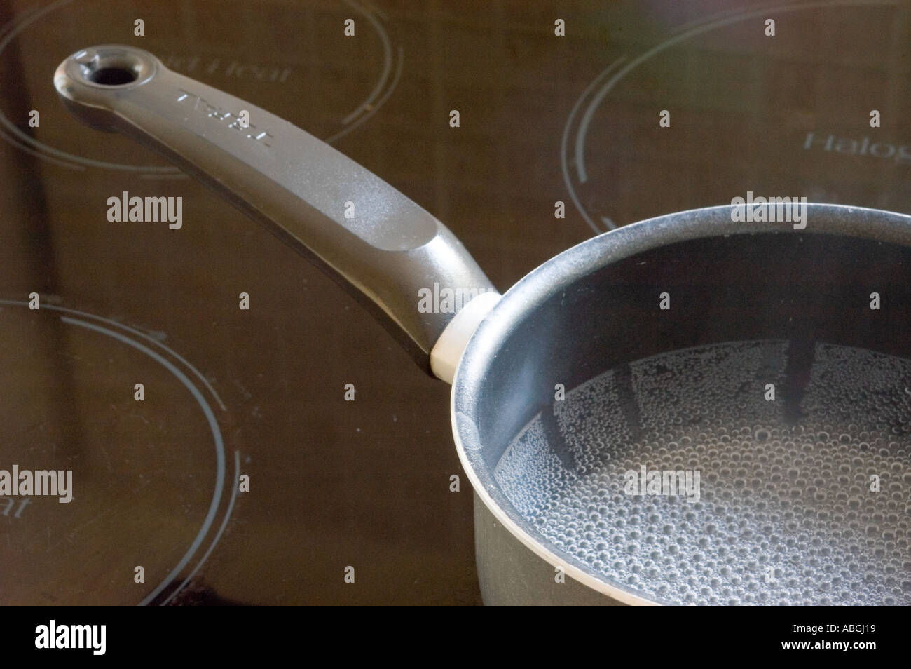 Halogen oven hires stock photography and images Alamy