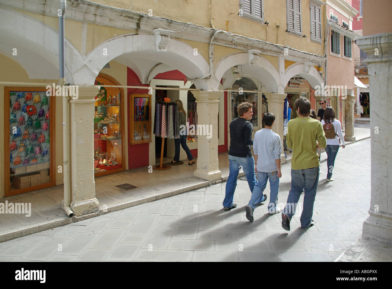 City traffic greece hi-res stock photography and images - Page 20 - Alamy