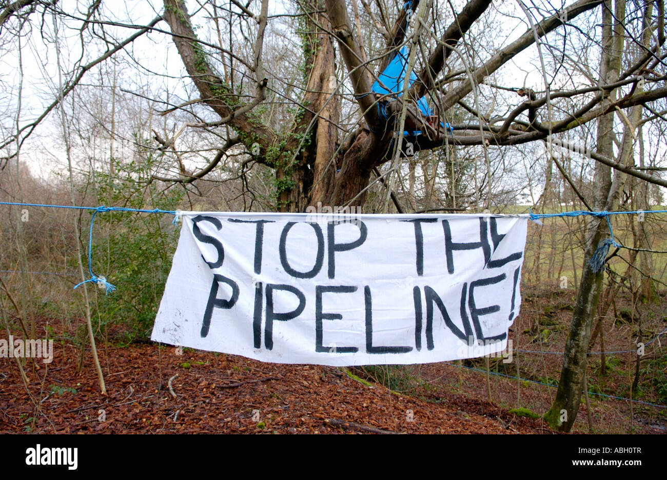 STOP THE PIPELINE banner LNG pipeline eco warriors  protestor camp at Penpont near Brecon Powys Wales UK Stock Photo