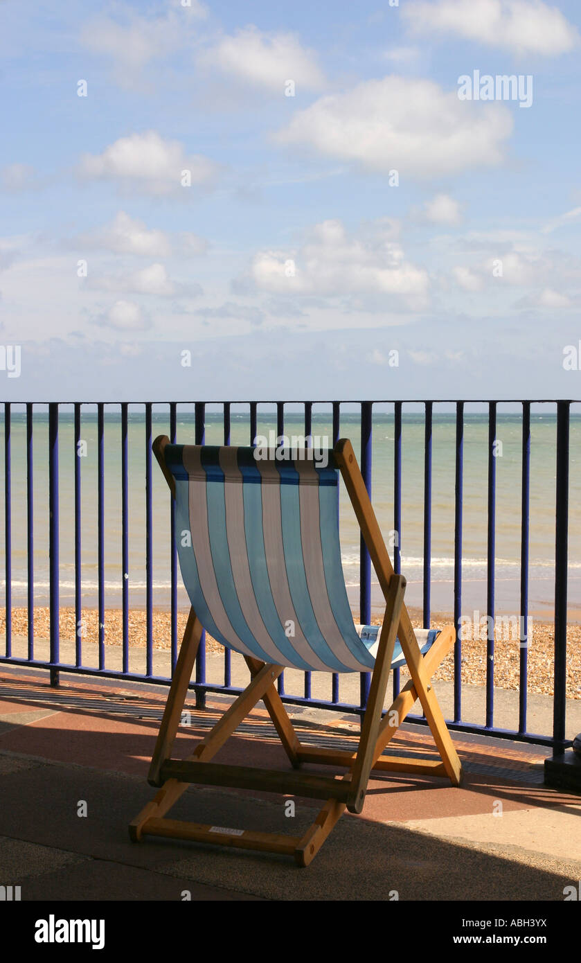 Deck chair uk hi-res stock photography and images - Alamy
