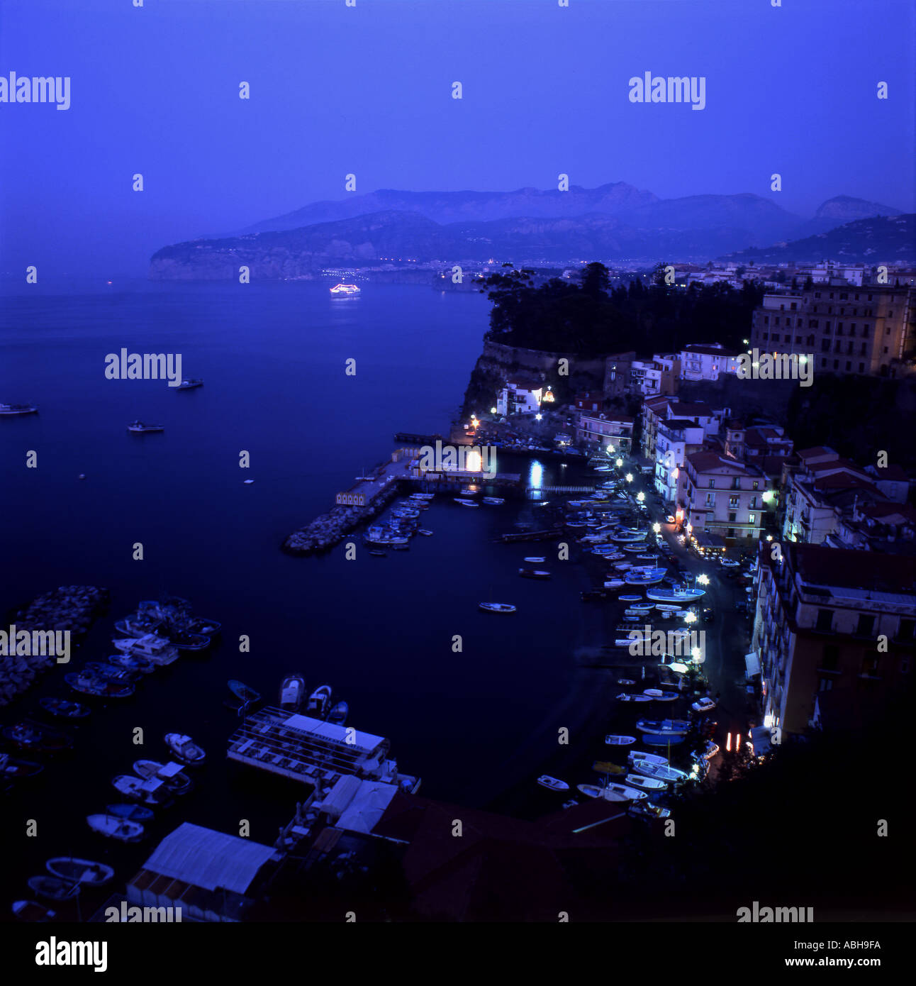 Grand marina sorrento italy hires stock photography and images Alamy