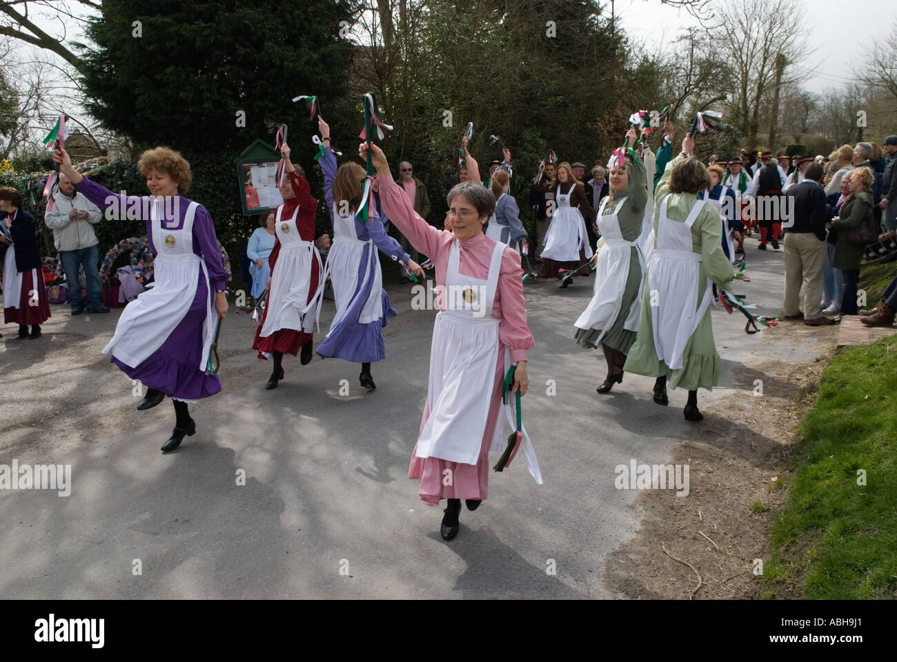 Ladies women Morris dancing The Knots of May, ladies Morris dance team