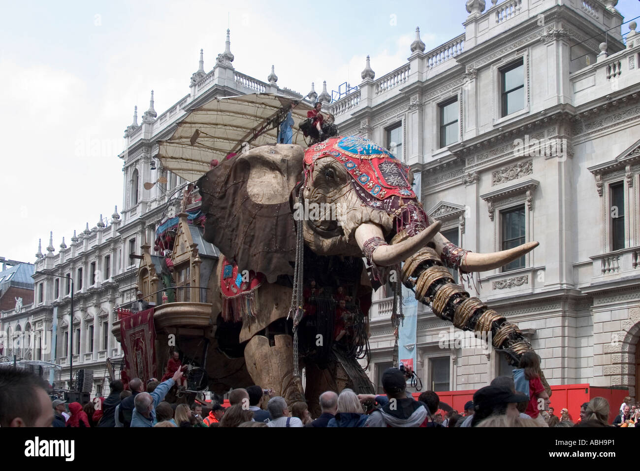 Street theatre by Royal De Luxe. The Sultan's Elephant walks down Piccadilly. London, England Stock Photo