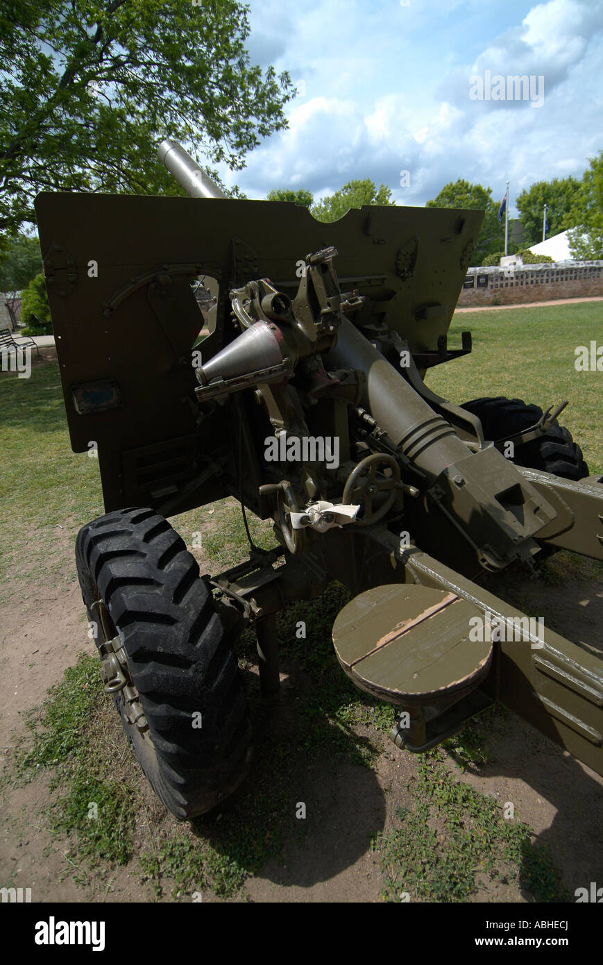 British 25 pounder artillery piece exposed at the Nimitz Museum Stock Photo