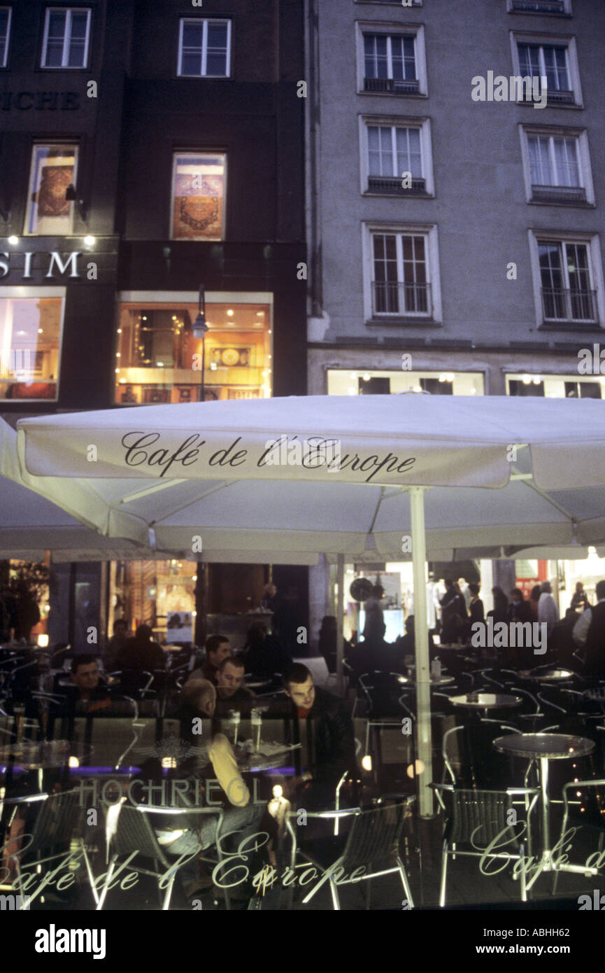 Cafe mozart vienna hi-res stock photography and images - Alamy