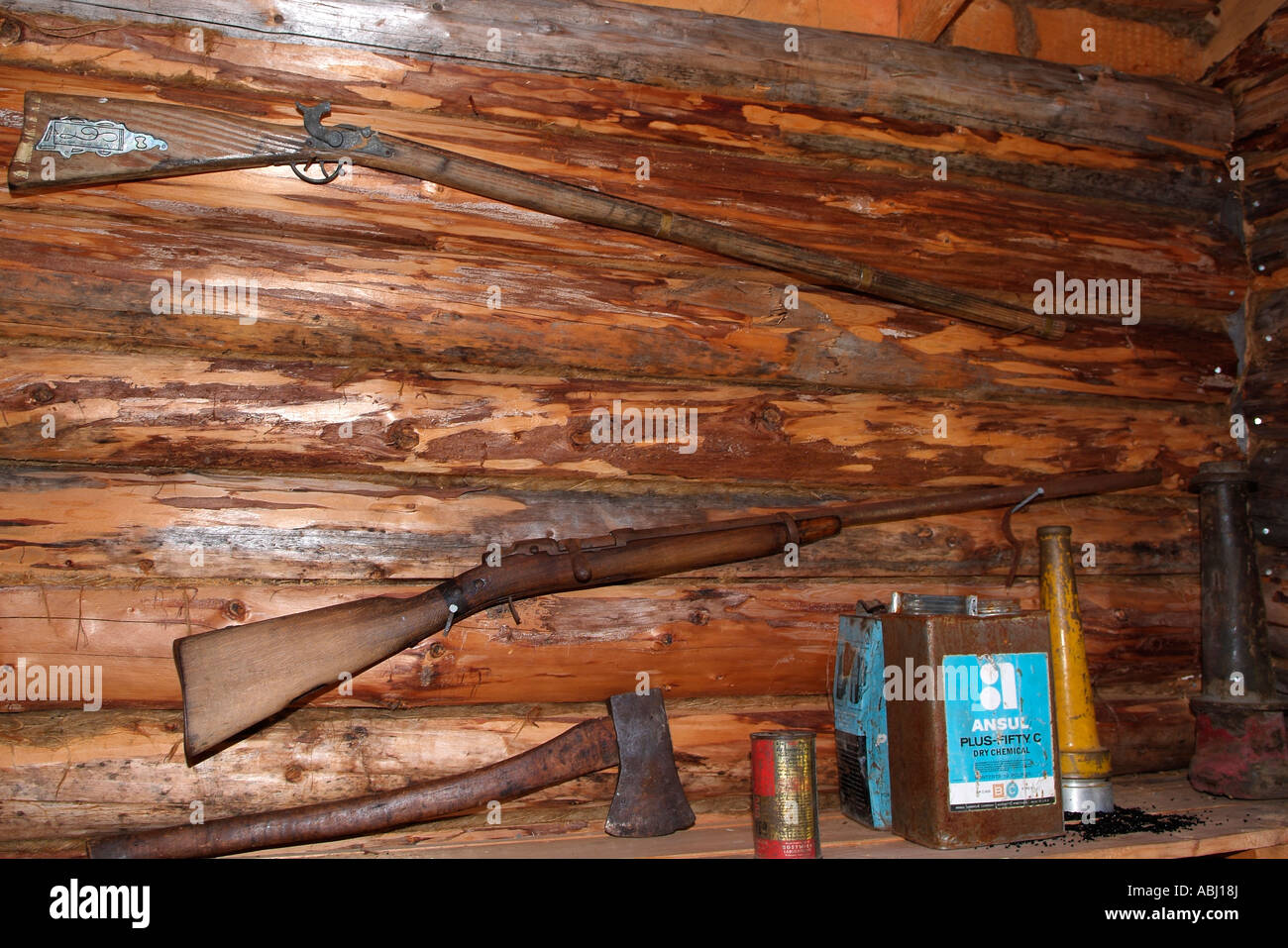 Traditional lumberjack wooden house, North of Quebec Stock Photo Alamy