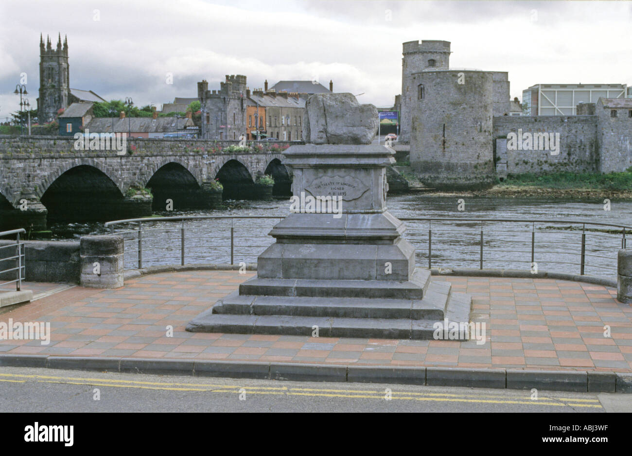 Treaty Stone, Limerick City, County Limerick, Republic of Ireland Stock Photo Alamy