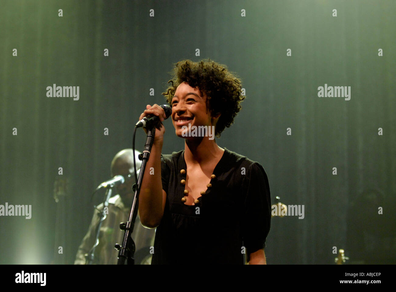 Corrine bailey rae hi-res stock photography and images - Alamy