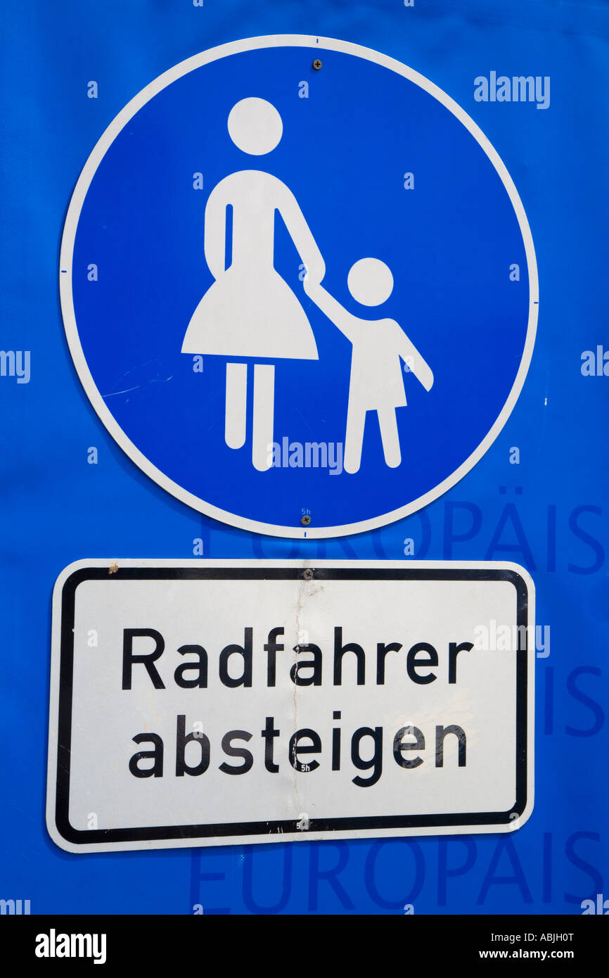 Absteigen hi-res stock photography and images - Alamy