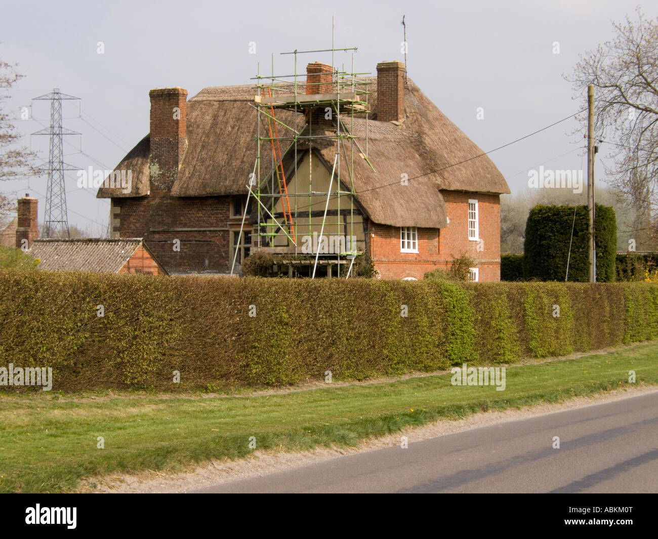 Broad Street Bottlesford Wiltshire Englandthatched house with