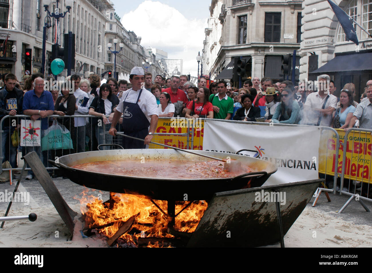 Giant Paella being cooked at Regent Street Festival 2006 Stock Photo