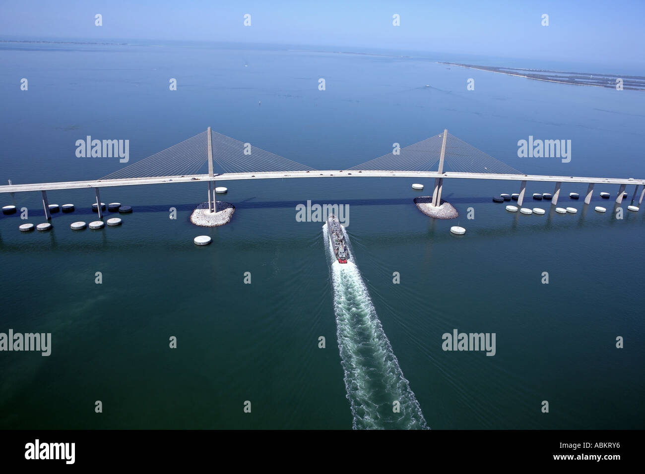 Boat wake low angle hires stock photography and images Alamy