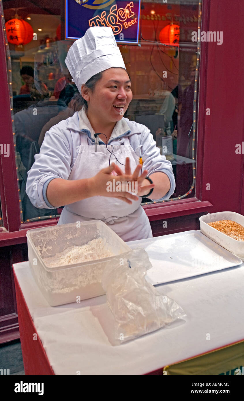 Dragon S Beard Candy Demonstration London China Town Stock Photo Alamy Dragon S Beard Candy Demonstration London China Town Stock Photo Alamy