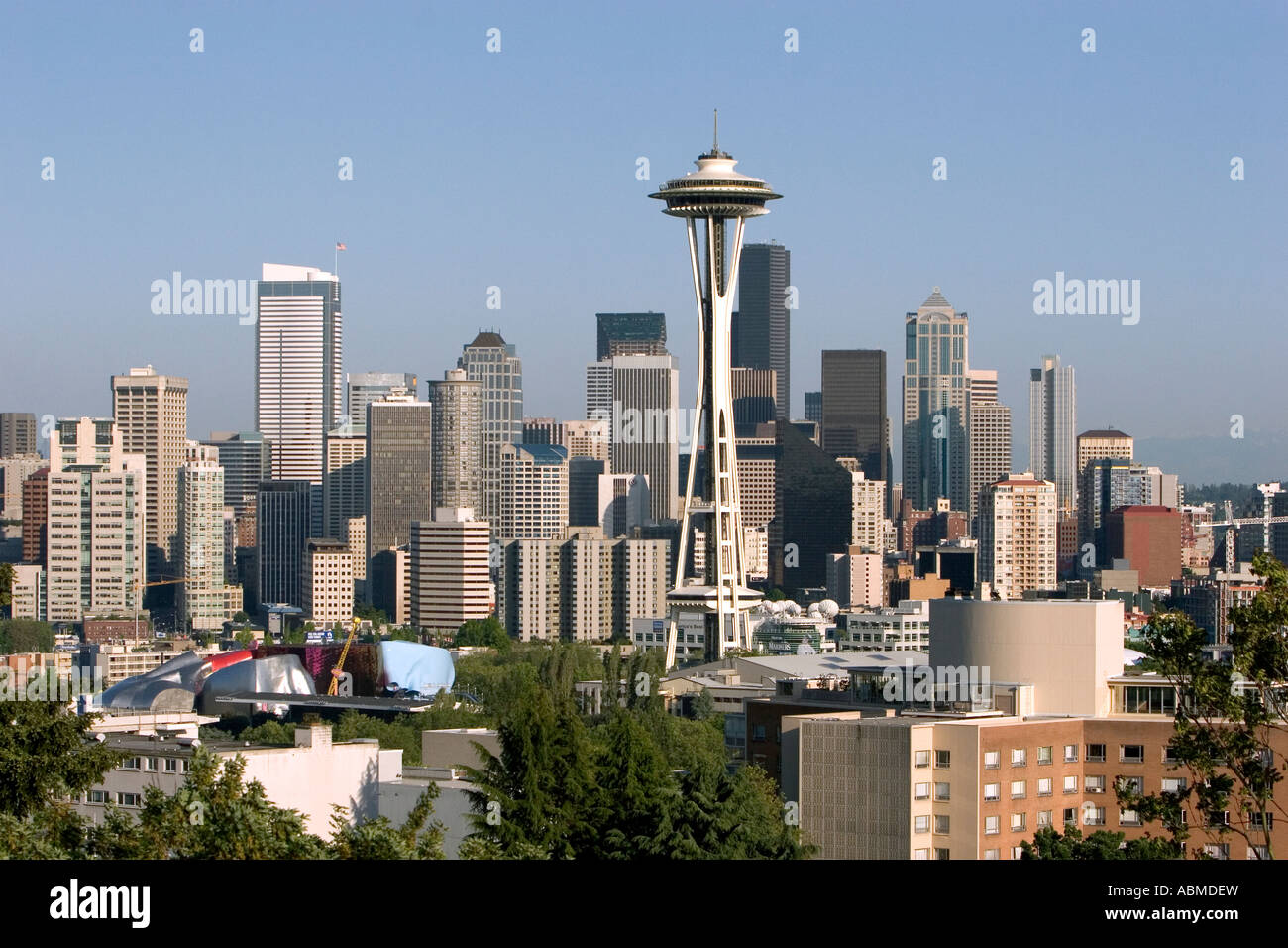 Seattle space needle mount rainier hi-res stock photography and images ...