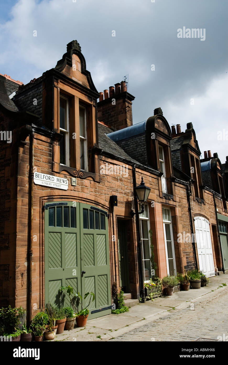 Edinburgh mews hires stock photography and images Alamy
