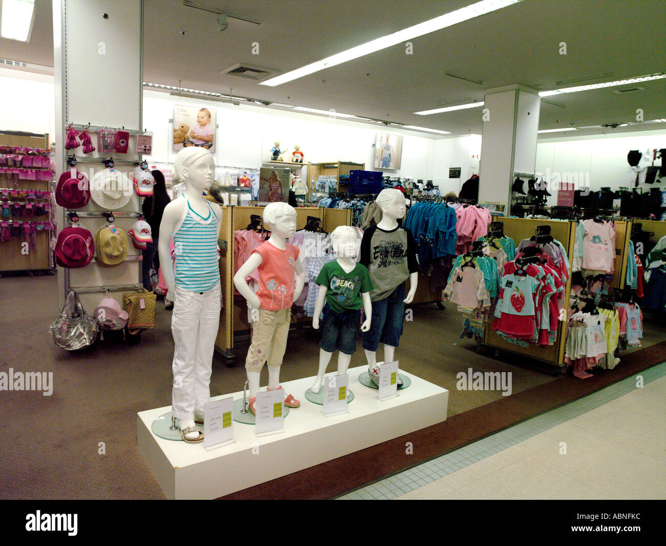 Children's clothes store hi-res stock photography and images - Alamy