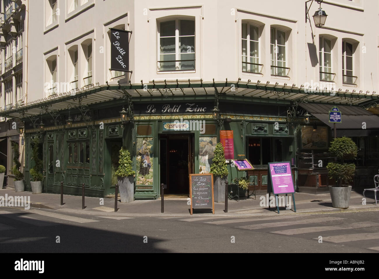 Le Petit Zinc cafe in St Germain des Pres Paris France Stock Photo Alamy