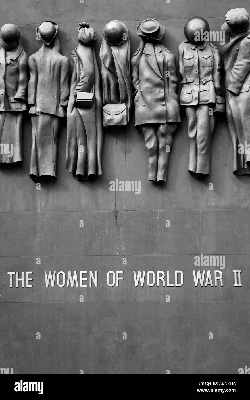 Women of world war two memorial Black and White Stock Photos & Images ...