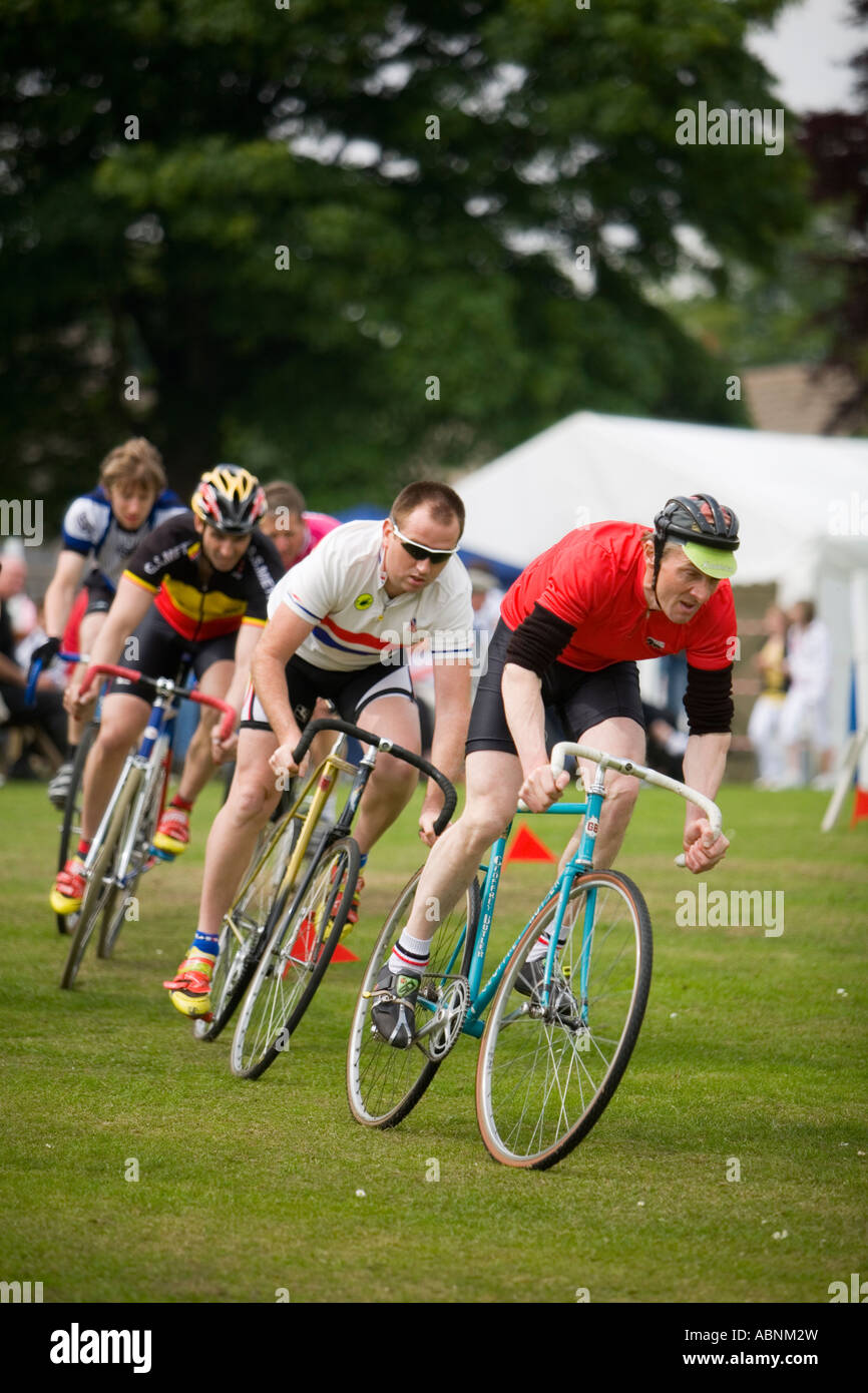 grass track cycling