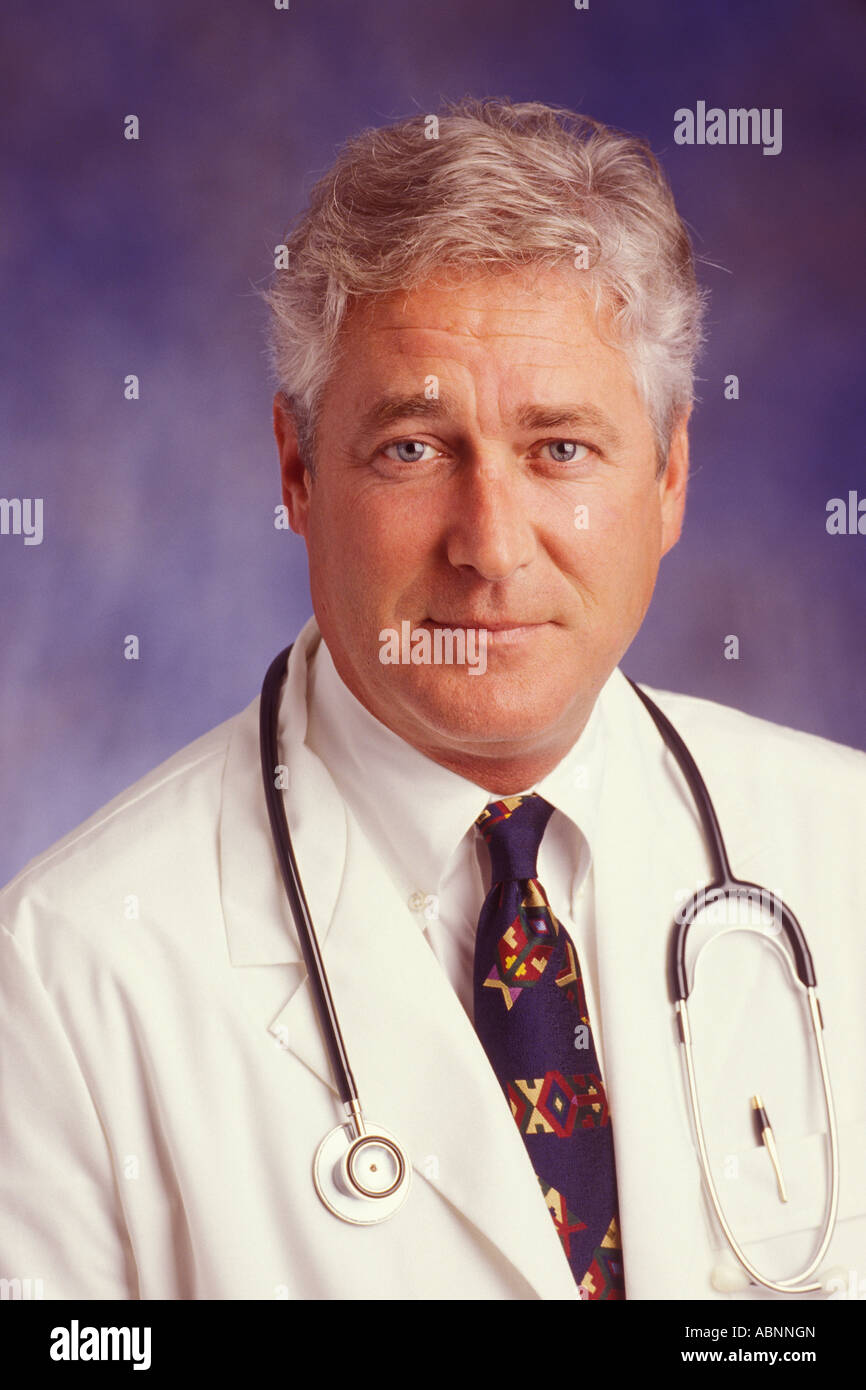 Portrait mature medical doctor hi-res stock photography and images - Alamy