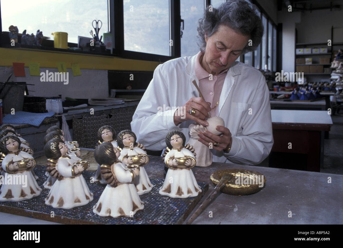 COUNTESS LENE THUN CERAMIC DOLL/FIGURINE