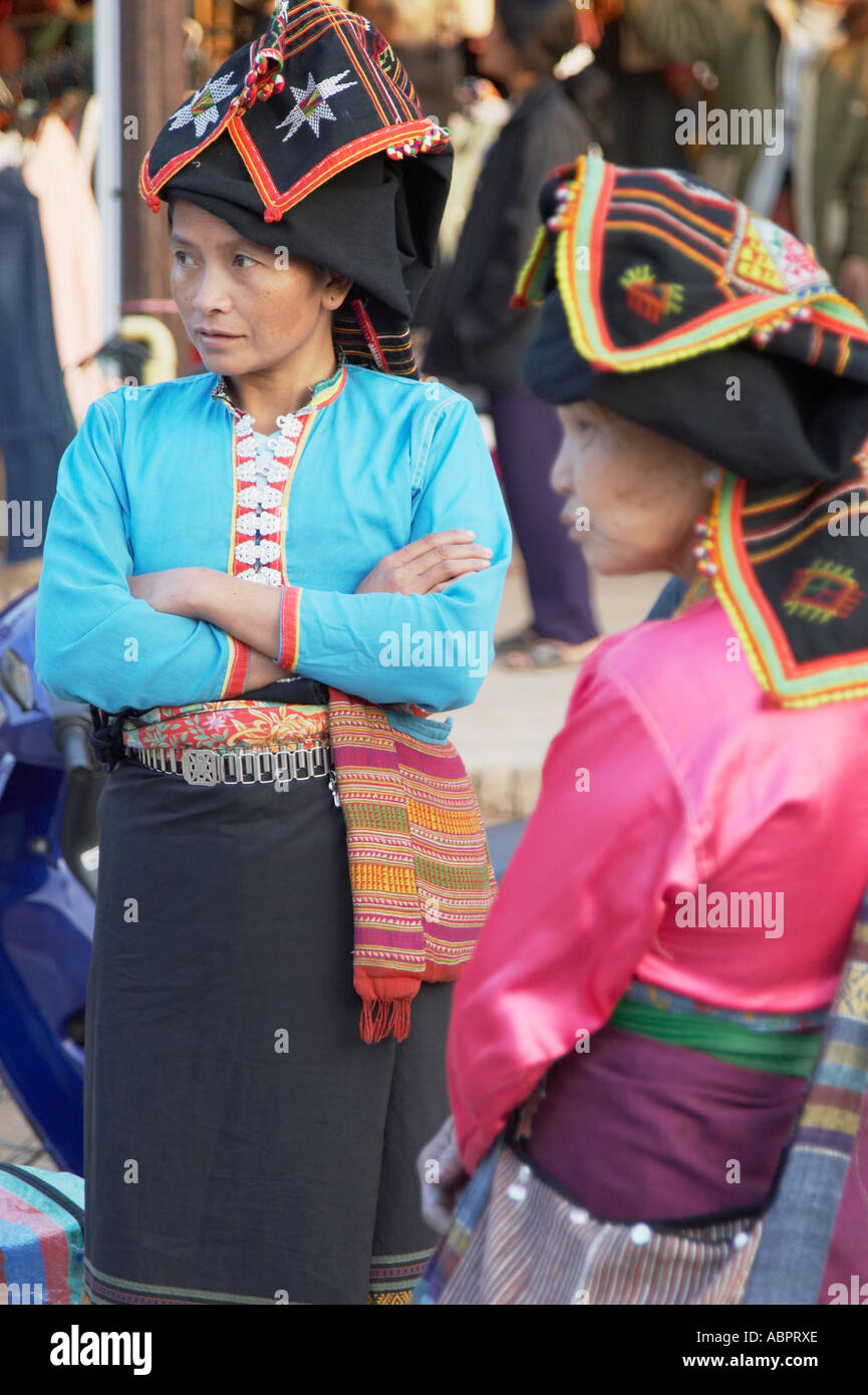 Hmong ladies hi-res stock photography and images - Alamy