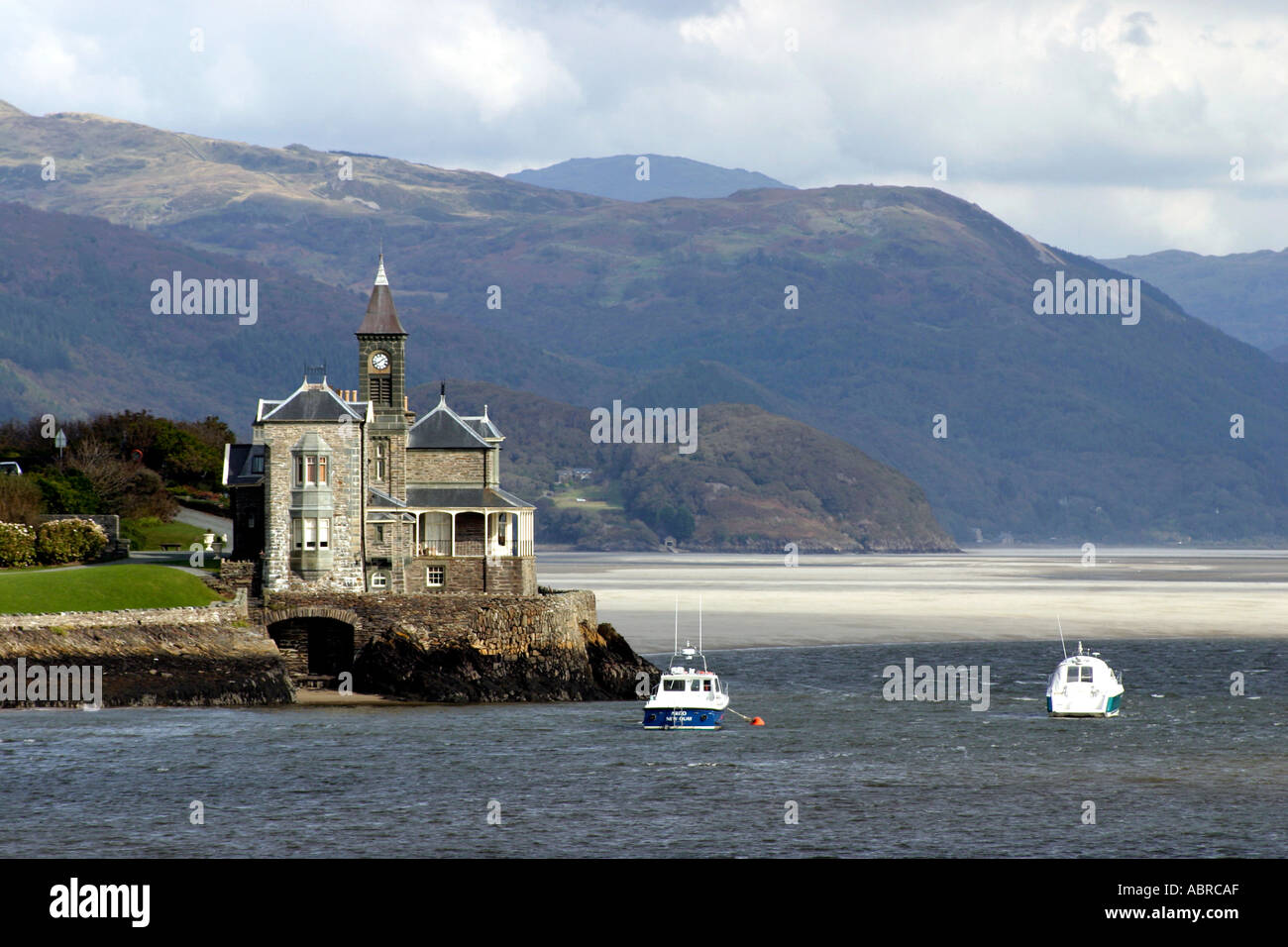 Riverside Property Mawddach Estuary Barmouth Wales Stock Photo Alamy