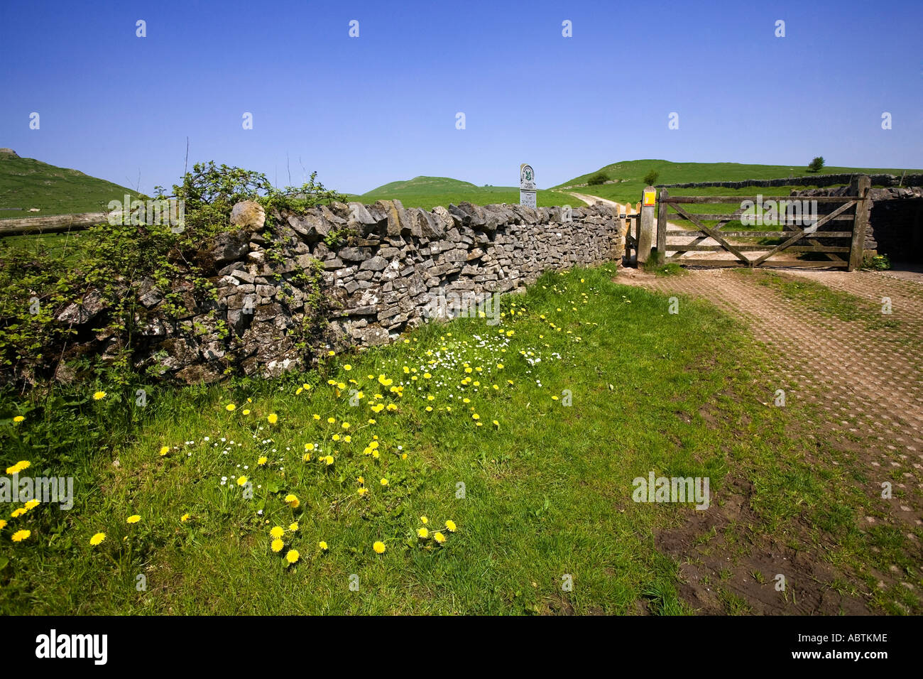 england derbyshire peak district national park thorpe village dovedale Stock Photo Alamy