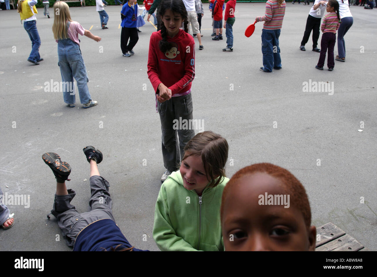 Girls school playground uk hi-res stock photography and images - Alamy