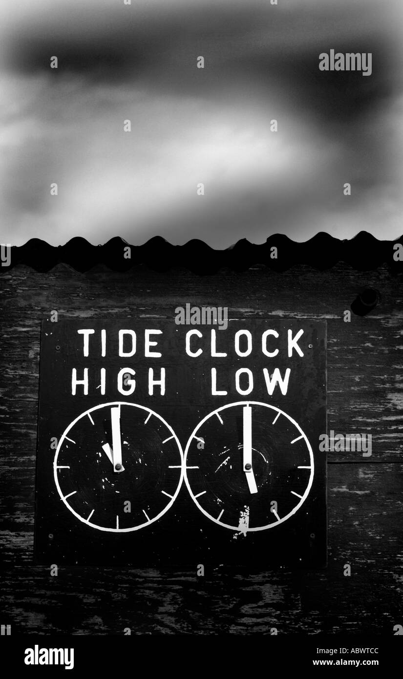 Tide clocks hires stock photography and images Alamy