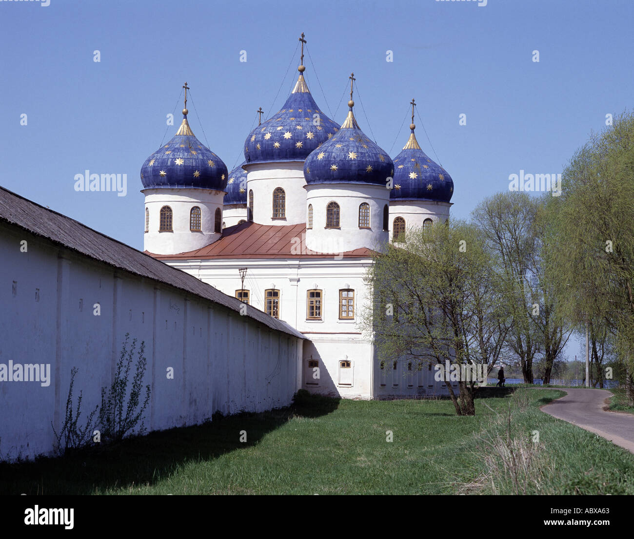 Nowgorod, Jurjew-Kloster, Krestovozdvizhenskiy Kathedrale Stock Photo