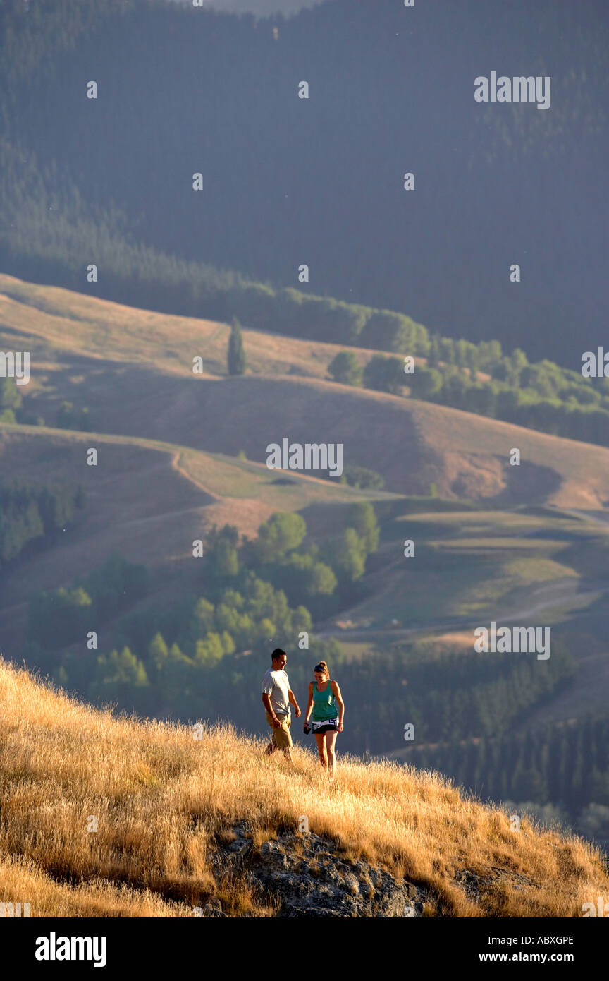 Couple walking on Te Mata Peak Napier Hawkes Bay New Zealand Model Releases  498 499 Stock Photo - Alamy