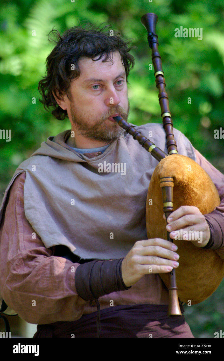 Medieval bagpipe hires stock photography and images Alamy