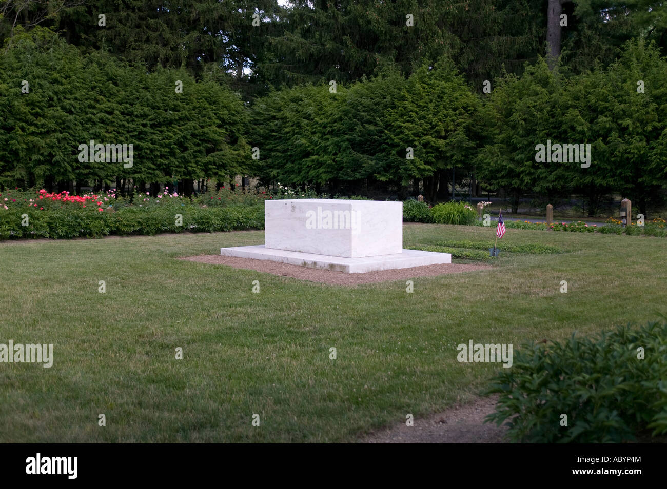 Springwood grounds and grave of Franklin Delano Roosevelt the 32nd ...